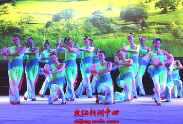 四秩耕耘鑄輝煌，文藝慰問譜新章——慶祝湖北化肥廠建廠40周年文藝慰問演出隆重舉行